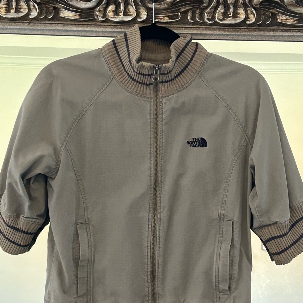 North Face Women’s Retro cropped zip up